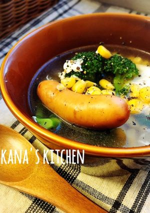 ポーチドエッグエッグ入り♪コンソメスープ-レシピのメイン写真