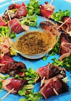 かいわれ大根の鰹のたたき巻きサラダ-レシピのメイン写真