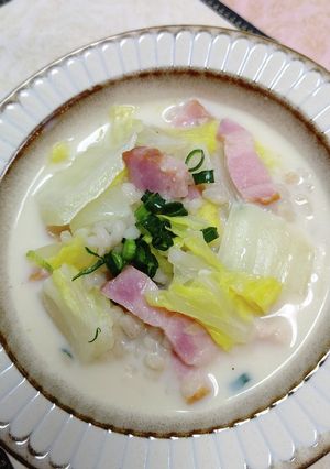 白菜ベーコンもち麦入り豆乳スープ-レシピのメイン写真