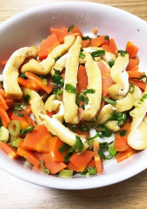 ネギタップリ人参油揚げのぶっかけうどん-レシピのメイン写真