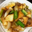 厚揚げ、豚ばら玉ねぎ小松菜であんかけ炒め