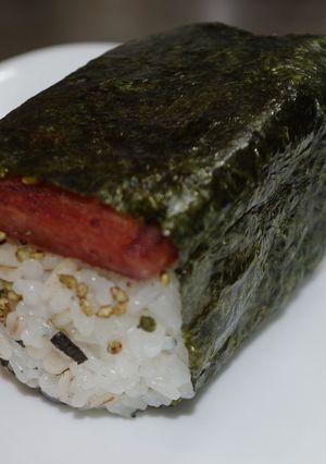色々食べた結果、俺の好きなスパムむすび-レシピのメイン写真