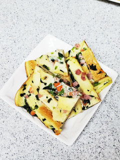 野菜たっぷり。卵焼き器でパン耳キッシュ-レシピのメイン写真