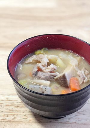 きのこセットで贅沢・栄養満点!簡単な豚汁-レシピのメイン写真