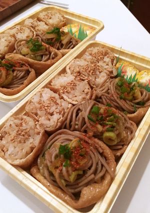 甘さ十分控えめおいなりさん一口きつね蕎麦-レシピのメイン写真