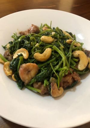 空芯菜と鶏肉とカシューナッツの炒め物-レシピのメイン写真