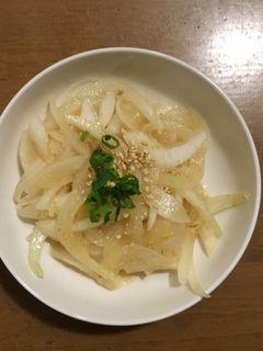 新玉ねぎで!味噌めんつゆサラダ-レシピのメイン写真