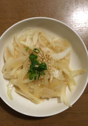 新玉ねぎで！味噌めんつゆサラダ-レシピのメイン写真