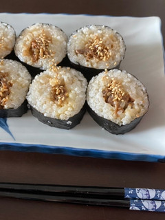 簡単絶品★焼き肉マヨネーズの太巻き寿司-レシピのメイン写真