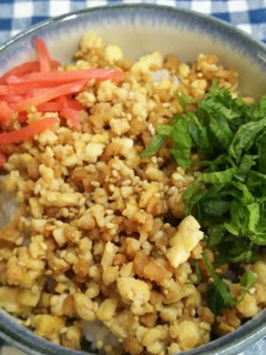 木綿豆腐と大豆ミンチの簡単そぼろ丼♪-レシピのメイン写真