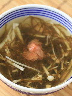 あったか、モズクとえのきの梅スープ-レシピのメイン写真