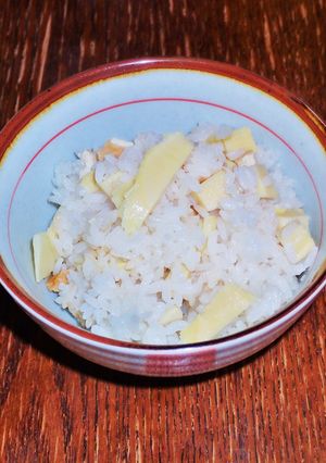 筍ご飯の色をできるだけ薄くしました-レシピのメイン写真
