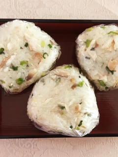 料亭風鯛めしおにぎり〜鯛の塩焼きの余で〜-レシピのメイン写真