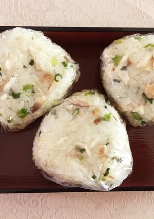 料亭風鯛めしおにぎり〜鯛の塩焼きの余で〜-レシピのメイン写真