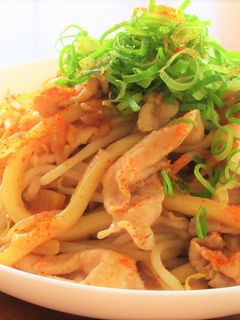 豚こま切れ肉ともやしの辛味焼うどん-レシピのメイン写真