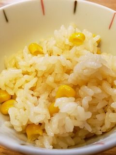 材料2つだけ!炊飯器でコーンごはん♪-レシピのメイン写真