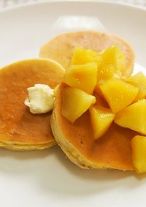 米粉のクルミホットケーキ♪りんご甘煮かけ-レシピのメイン写真