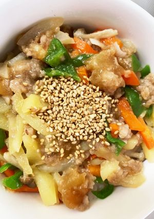 全てレンジじゃがいもひき肉りんごソース丼-レシピのメイン写真