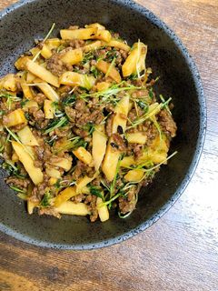 挽肉と豆苗とじゃが芋のエスニック風炒め-レシピのメイン写真