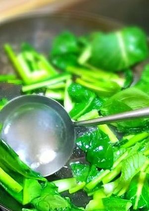 100万回再生突破！話題の小松菜青菜炒め-レシピのメイン写真