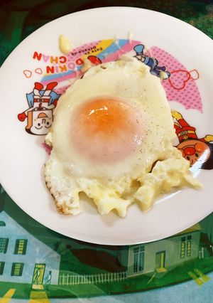 cheese on egg 目玉焼き-レシピのメイン写真