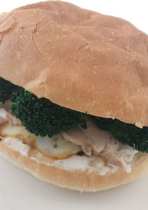 朝ごはんに　ヘルシーチキンバーガー-レシピのメイン写真