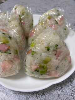 ベーコンとブロッコリーのチーズおにぎり-レシピのメイン写真