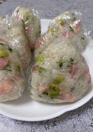 ベーコンとブロッコリーのチーズおにぎり-レシピのメイン写真
