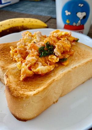 簡単！トーストの卵トッピング-レシピのメイン写真