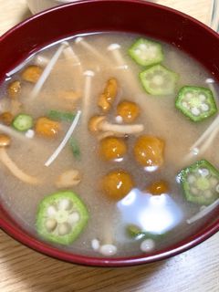 おくらとえのきとなめこの味噌汁-レシピのメイン写真