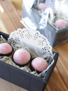 バレンタインに♡材料3つ!苺のトリュフ-レシピのメイン写真