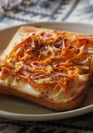 にんじんと玉ねぎスライスのトースト-レシピのメイン写真