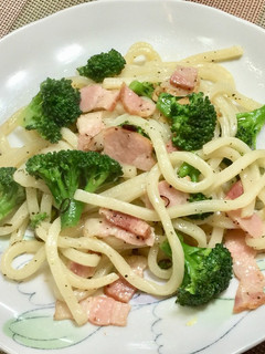 ブロッコリーでペペロンチーノ風焼うどん-レシピのメイン写真