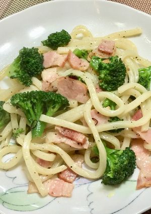 ブロッコリーでペペロンチーノ風焼うどん-レシピのメイン写真