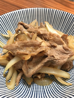 豚肉と玉ねぎのめんつゆ炒め-レシピのメイン写真