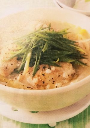 鶏手羽元とトリプルネギのペッパー鍋-レシピのメイン写真