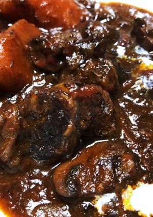 【圧力鍋で簡単♪】牛肉のワイン煮込み-レシピのメイン写真