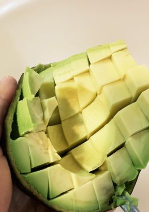 簡単便利なアボカドの切り方-レシピのメイン写真
