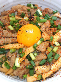 ホルモンと舞茸丼-レシピのメイン写真
