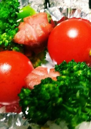 爪楊枝にクローバーのウインナーを飾って☺-レシピのメイン写真