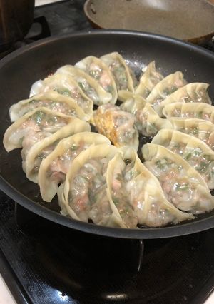 簡単！＊春菊たっぷりうまうま餃子-レシピのメイン写真
