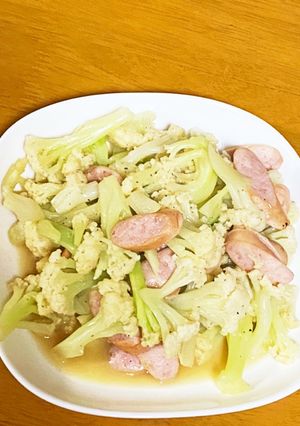 カリフラワーとウインナーのバター炒め-レシピのメイン写真