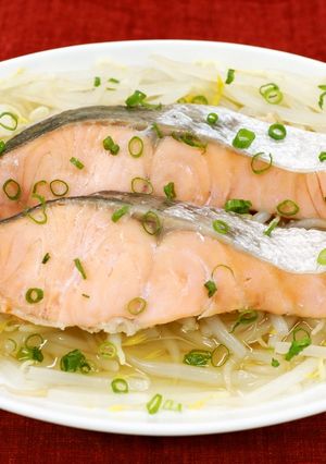 レンジで簡単！塩鮭ともやしの蒸し煮-レシピのメイン写真