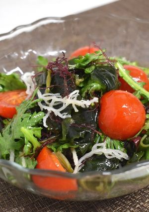 旬野菜*春菊入り海藻サラダ-レシピのメイン写真