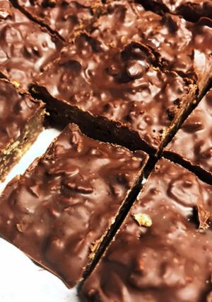 材料2つ　ザクザクチョコ　バレンタイン-レシピのメイン写真