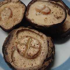 รูปของ しいたけの塩こしょう焼き