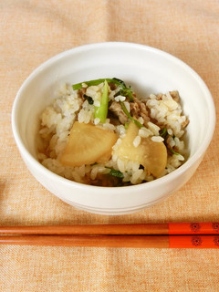 牛肉とせりの混ぜご飯-レシピのメイン写真