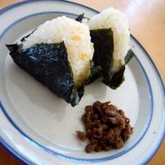 รูปของ 簡単・揚げ玉（天かす）むすび