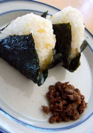 簡単・揚げ玉（天かす）むすび-レシピのメイン写真