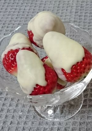 ホワイトチョコ苺-レシピのメイン写真